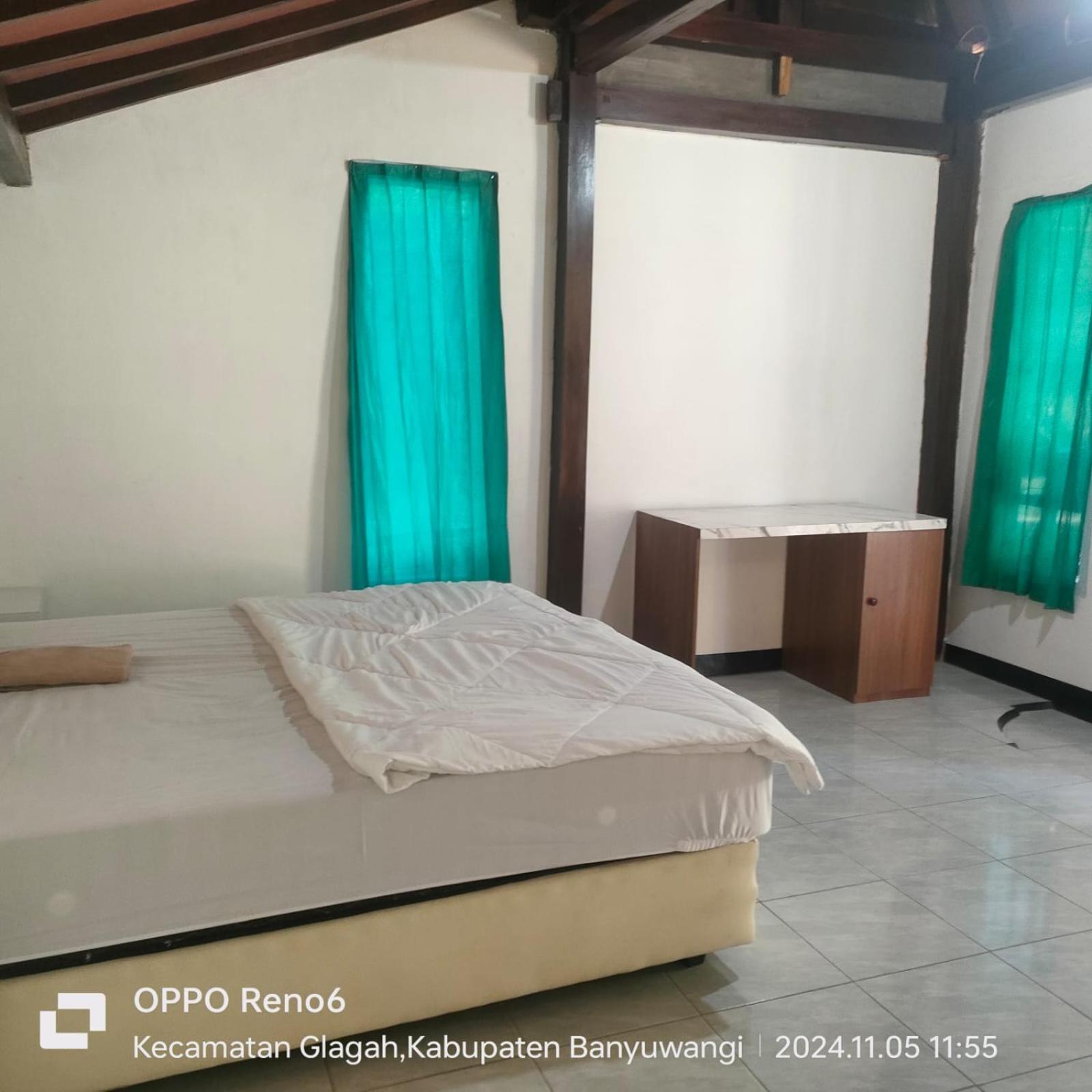 Tiara Homestay Banyuwangi バニュワンギ エクステリア 写真